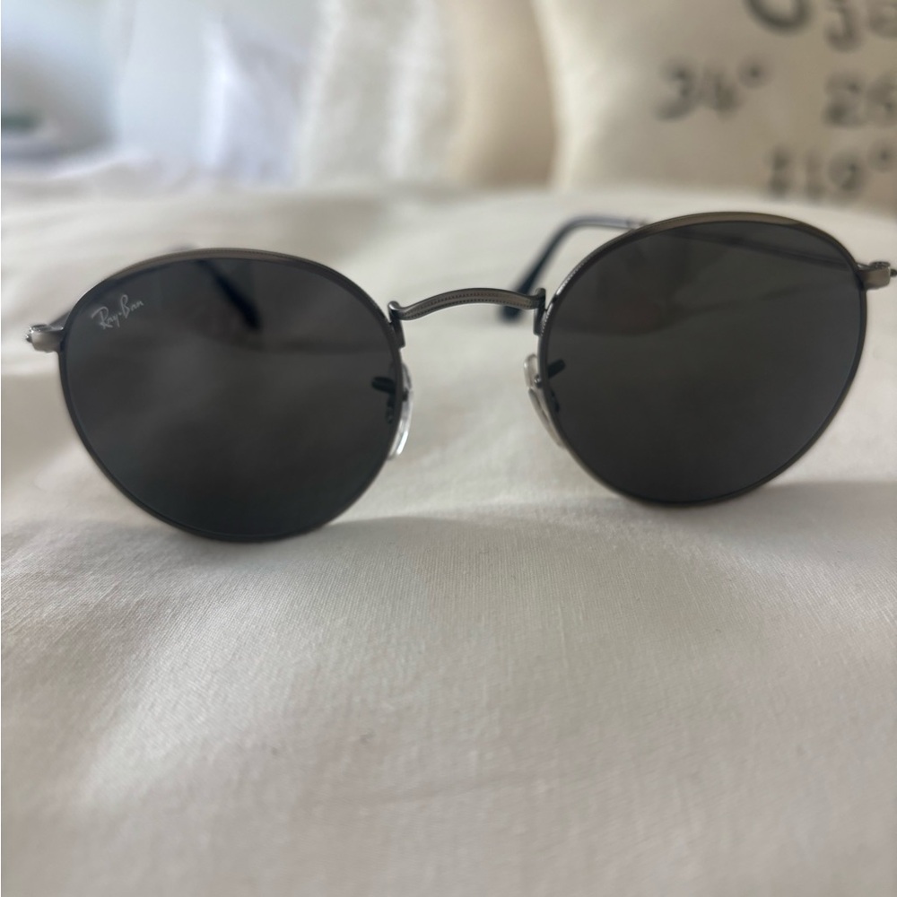 RB 3447 Ray-Ban Gun Metal Round Sunglasses